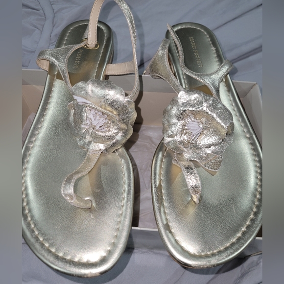 Sandals - Picture 2 of 4